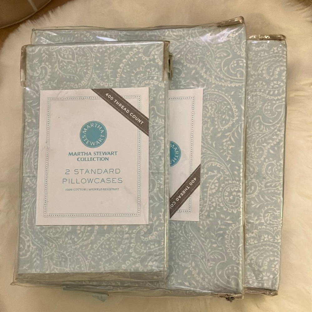 Martha Stewart Blue Paisley Sheets and Pillow Cases Twin STD Size Bedding Set